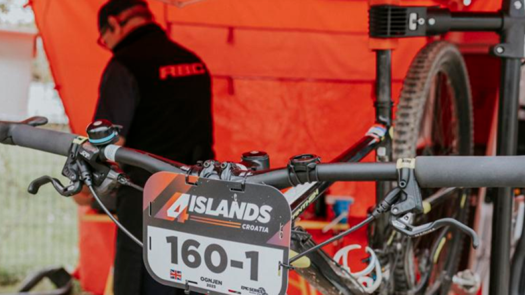 Bike and Mechanical service at 4islands Epic