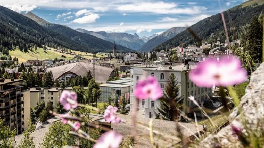 City view with nature surrounding it at Swiss Epic