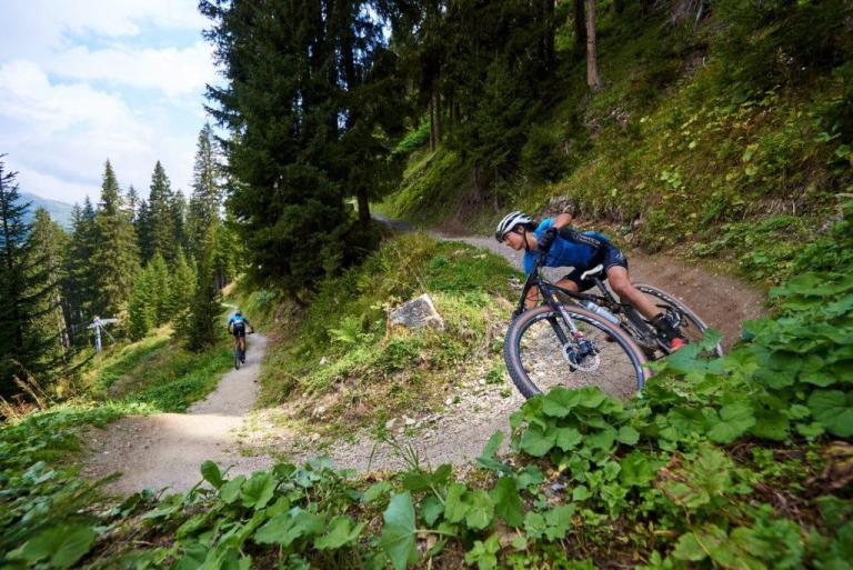 RDR team taking a steep turn