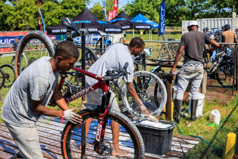 W2W_Squirt_Bike_Wash