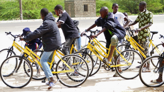 Children with Bicicletas sin Fronteras