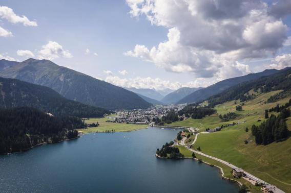 Views of Davos near a lake with mountains around 
