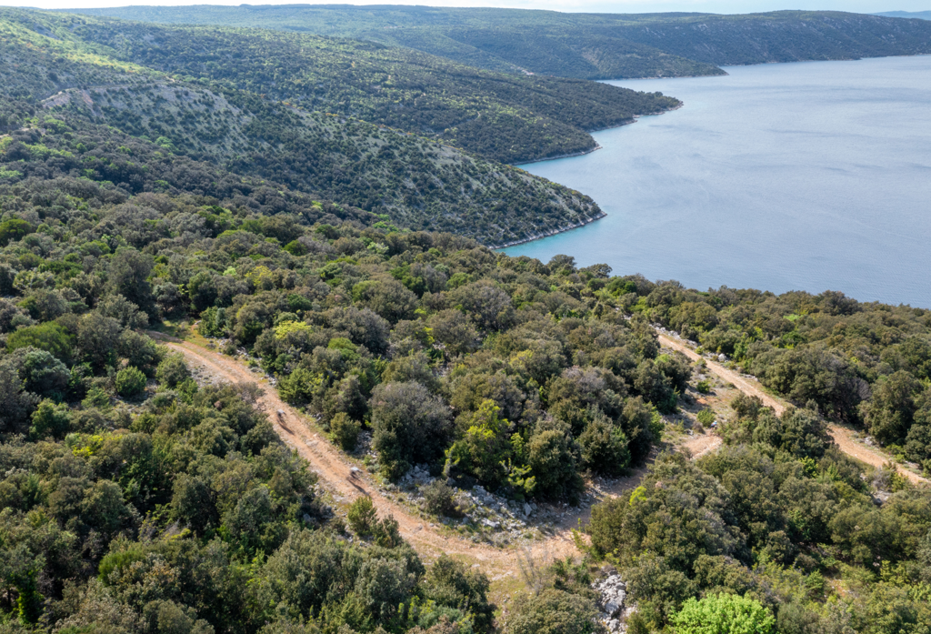 Bird's eye view of a bike path in the nature