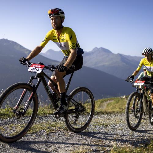 Stage 5 of the 2024 SPAR Swiss Epic provided a fitting finale to the Epic Series race through the magnificent trails of Graubünden. It did however not provide any major upsets as Gian Schmid and Lukas Flückiger defended their yellow CIOVITA jerseys.