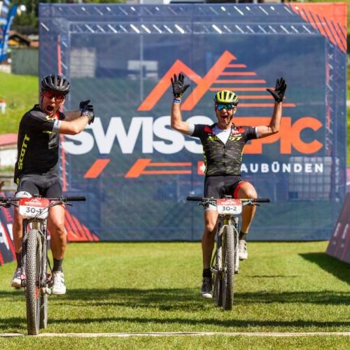 Bikers modelng the SCOTT merch [Swiss Epic]