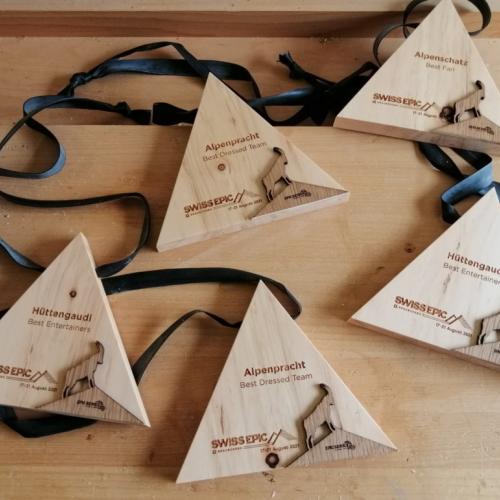 Wooden triangle trophies [Swiss Epic]